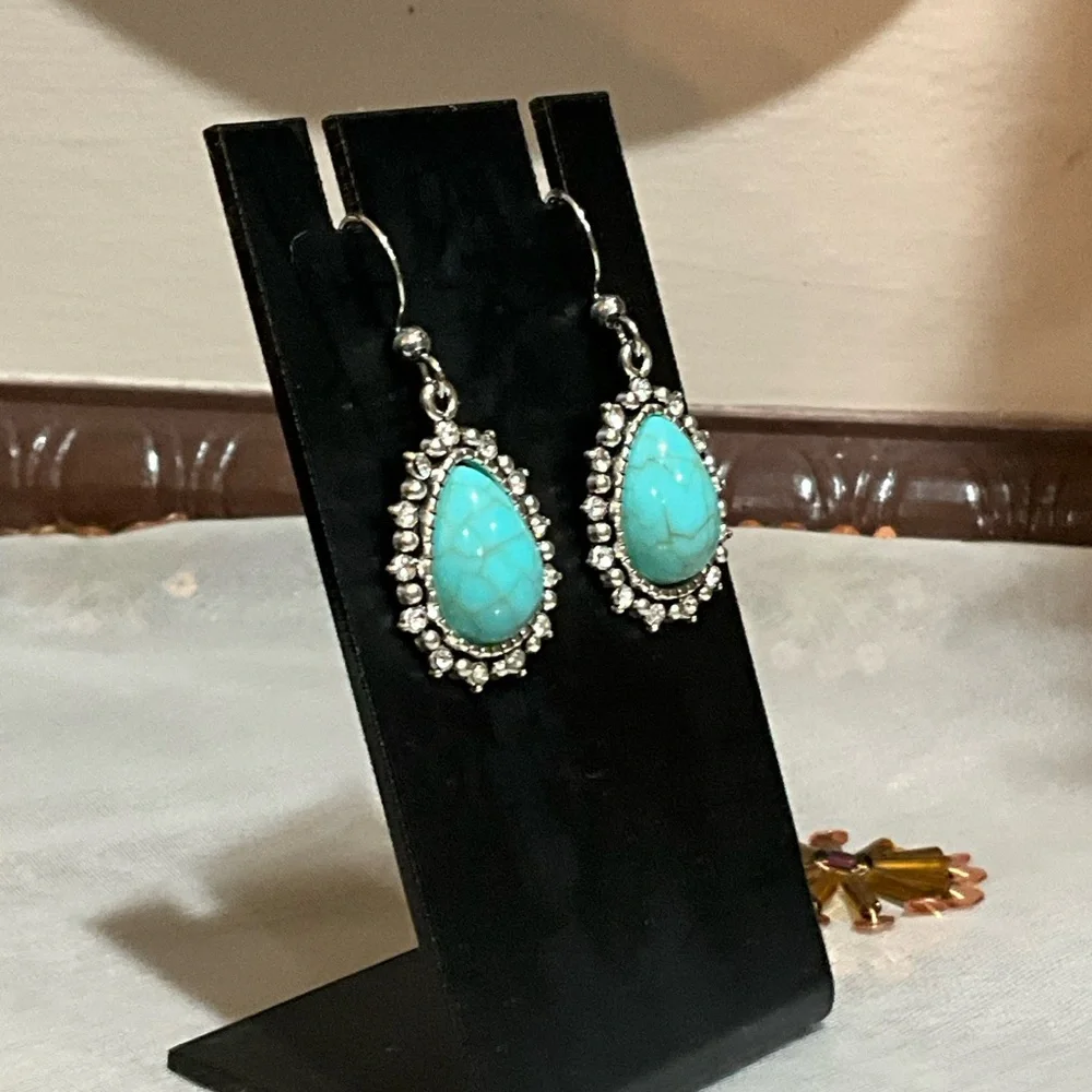 Elegant Turquoise Teardrop Earrings with Silver Accents - Picture 4 of 7